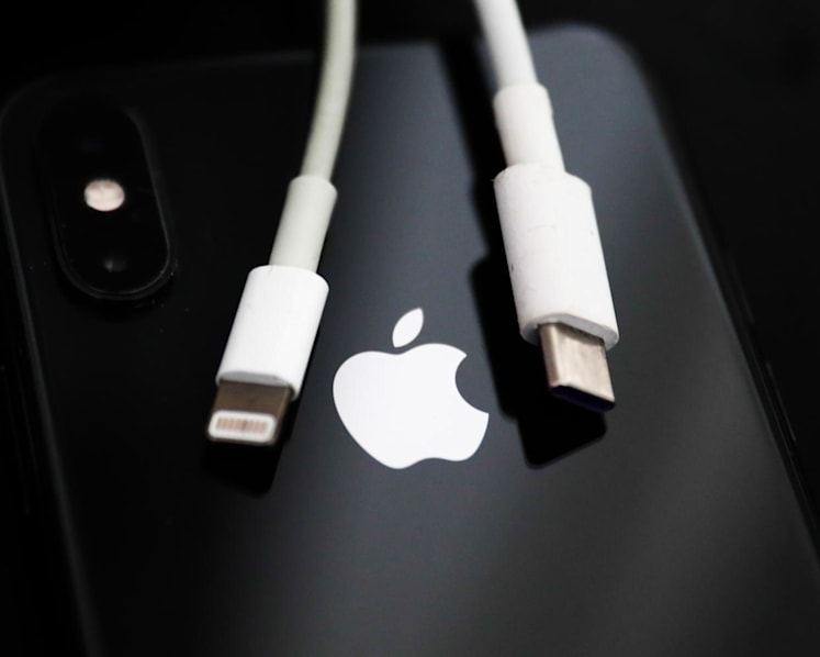 Apple iPhone, iPad users urged to 'immediately' update software to fix security bug: SingCert