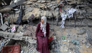 Israel steps up Gaza bombardment ahead of White House talks on ceasefire