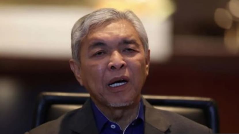 Ahmad Zahid hairan tindakan Muhyiddin mahu saman dirinya berhubung dakwaan dana perjudian Ahmad Zahid hairan tindakan Muhyiddin mahu saman dirinya berhubung dakwaan dana perjudian