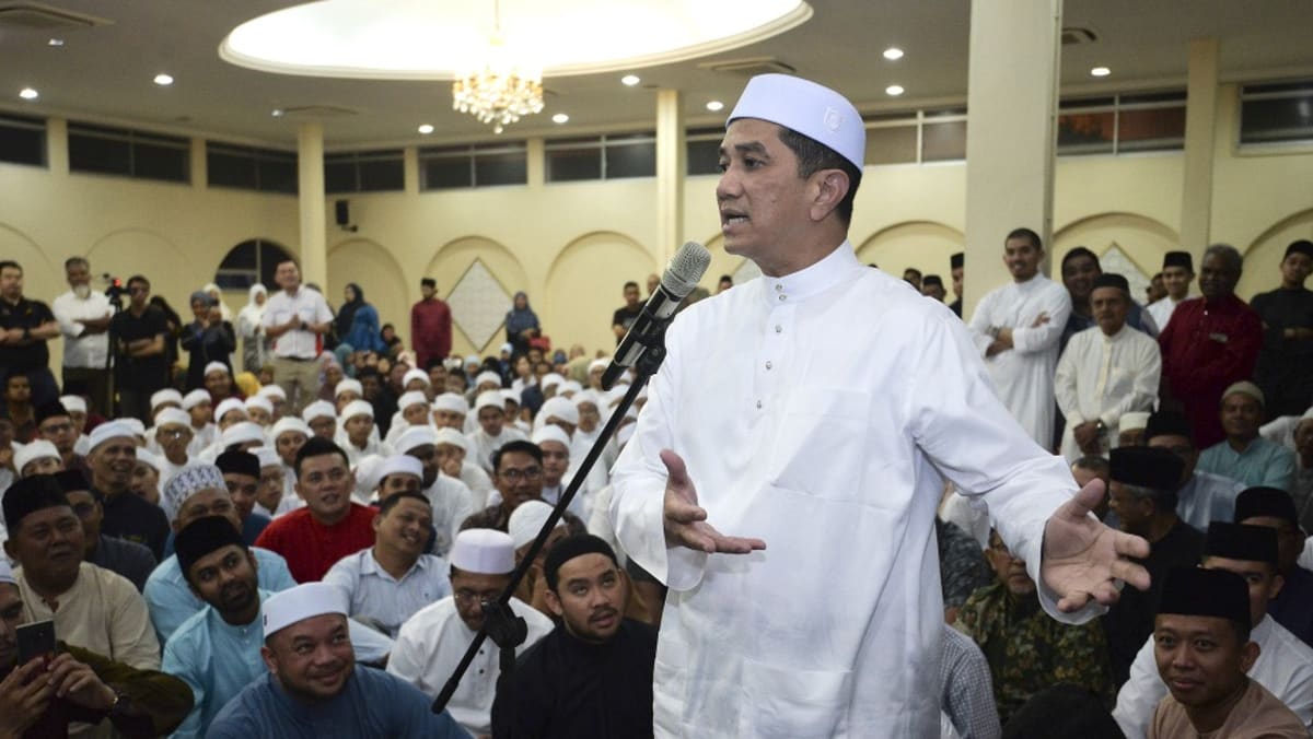 Loyalty has its limits, Azmin says in coded speech at solidarity event ...