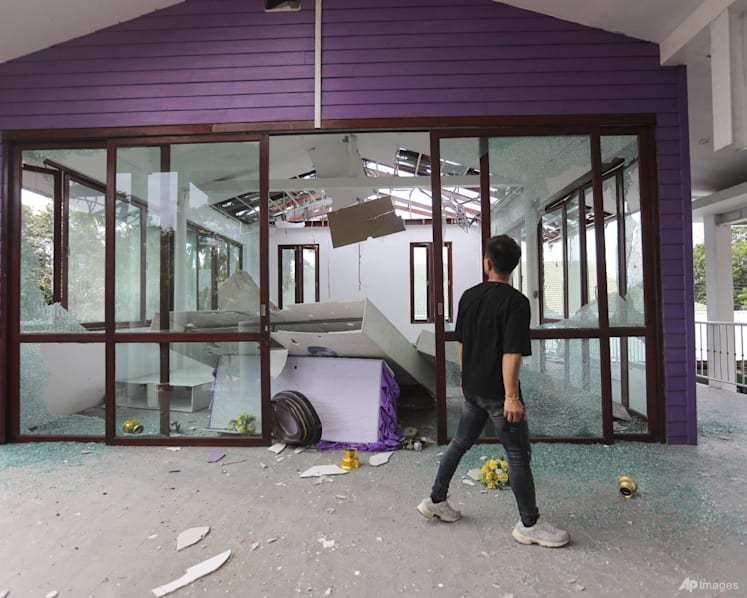 Thailand, Cambodia clash with jets and rockets in deadly border row