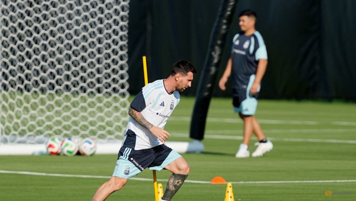 Messi recovering well from injury, could feature in Argentina warm-ups, says Scaloni
