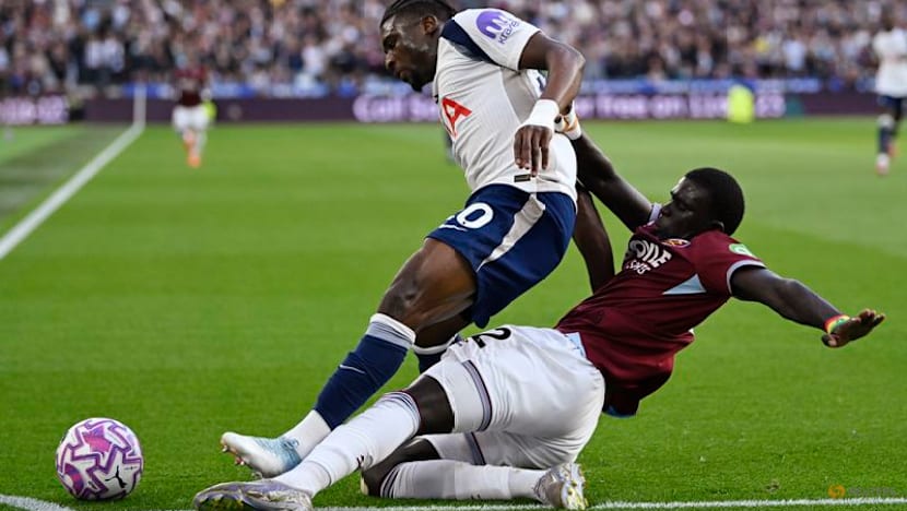 Spurs deepen West Ham's woes with 3-0 win as Soucek sees red