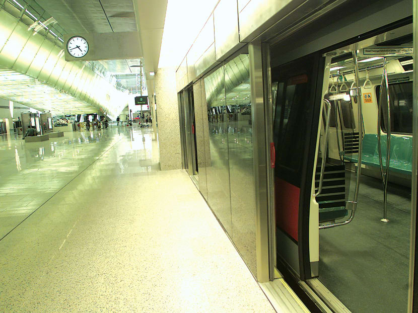 SMRT told TODAY on Friday (Jan 17) that the crack was found during engineering hours on Monday. After the crack was found, all trains were diverted to one platform to avoid the affected section, SMRT said.