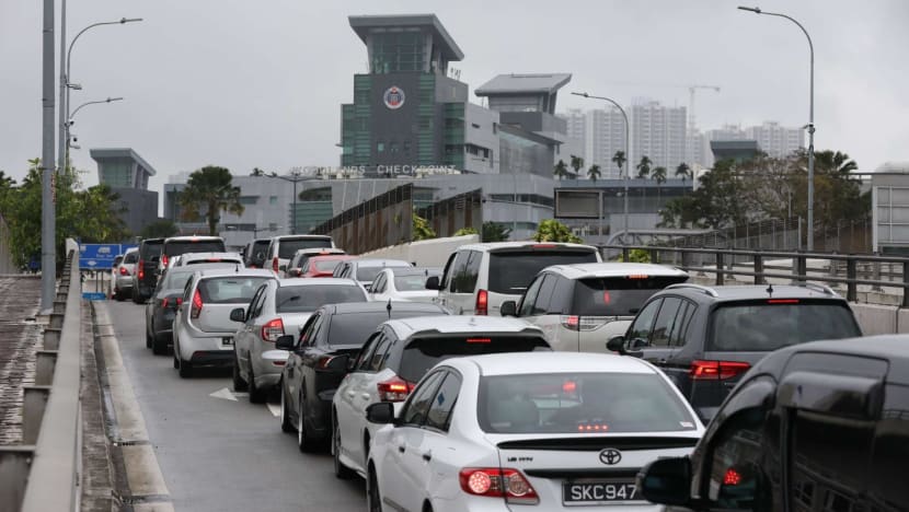 Heavy traffic, long waiting times expected at land checkpoints over Hari Raya Puasa weekend: ICA