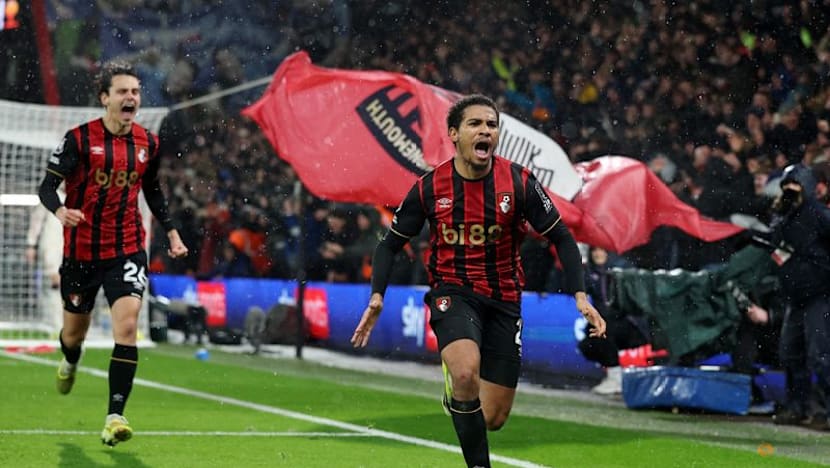 Man City back on track with win over Wolves, Liverpool gloom deepens