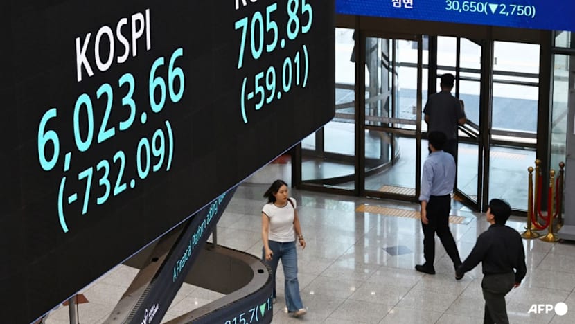 Asian stocks stutter after rout, Fed leaves markets guessing on rates