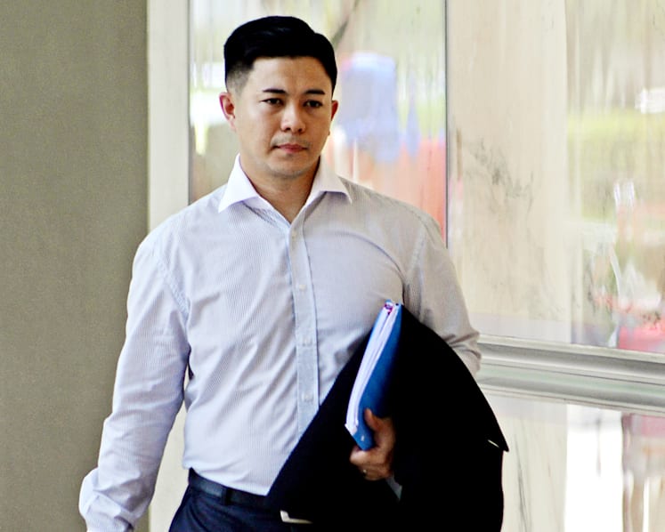 Pizza deliveryman on trial for posing as cop, raping teenage girl