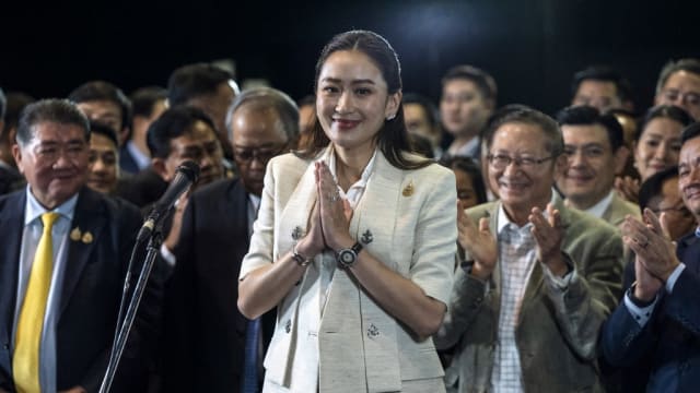 泰国历来最年轻首相 佩通坦：竭尽所能让国家前进