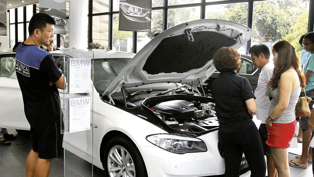 car buyers are stretching auto loans longer and that can cost more than it seems - Greenn News