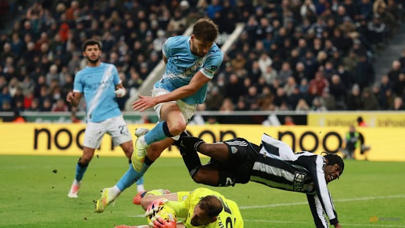 Barnes strikes twice as Newcastle edge Man City 2-1