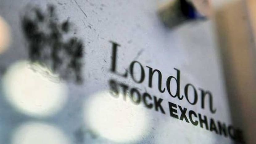 Warga S'pura didenda lebih S$300,000 kerana jual saham dengan maklumat sulit dalam tangan