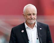 Iraq's Australian coach Arnold renews contract for six months