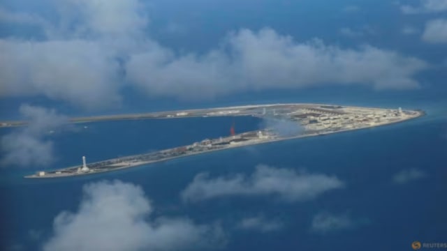 中国指菲律宾飞机非法闯入中方领空 解放军警告驱离