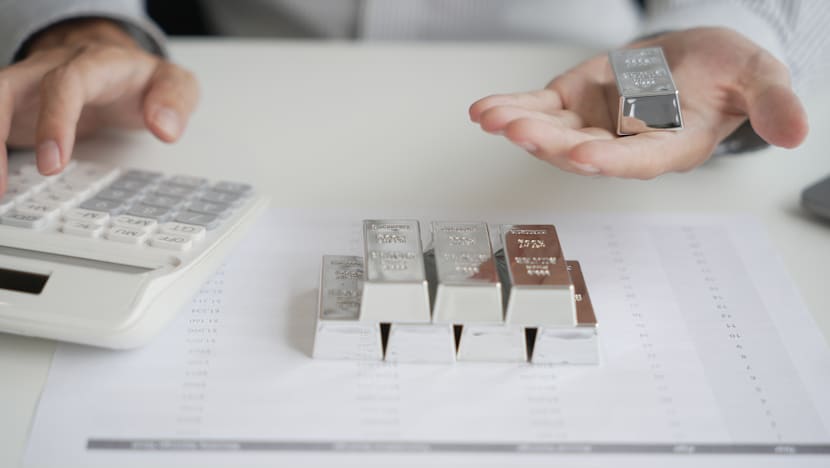 தங்கத்தின் விலை உயர்கிறது; மக்கள் வெள்ளியை நாடுகிறார்களா?