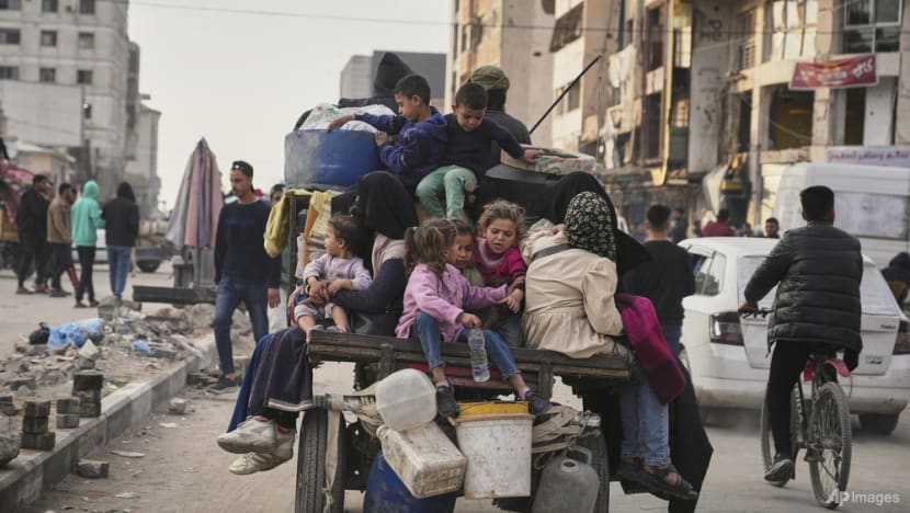 Gaza rescuers say family of 10 killed in Israel strike Gaza rescuers say family of 10 killed in Israel strike