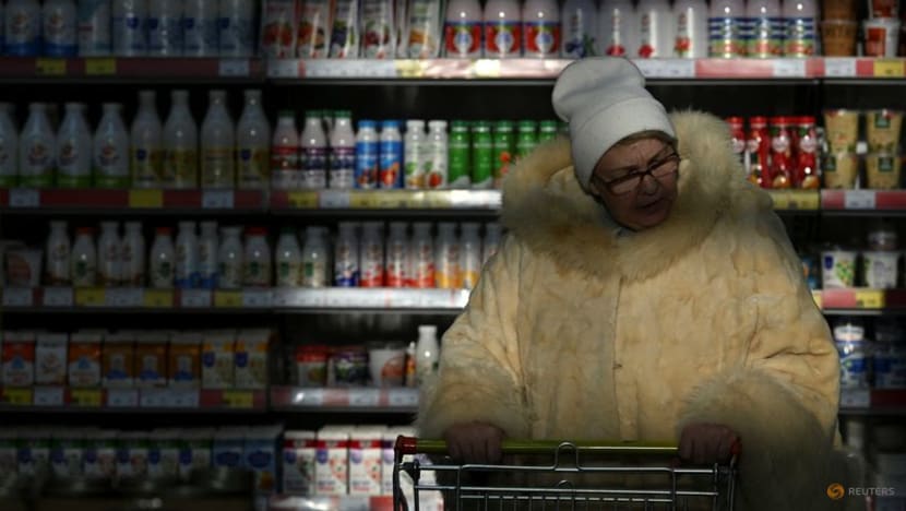 High food prices dampen festive spirits in Russia