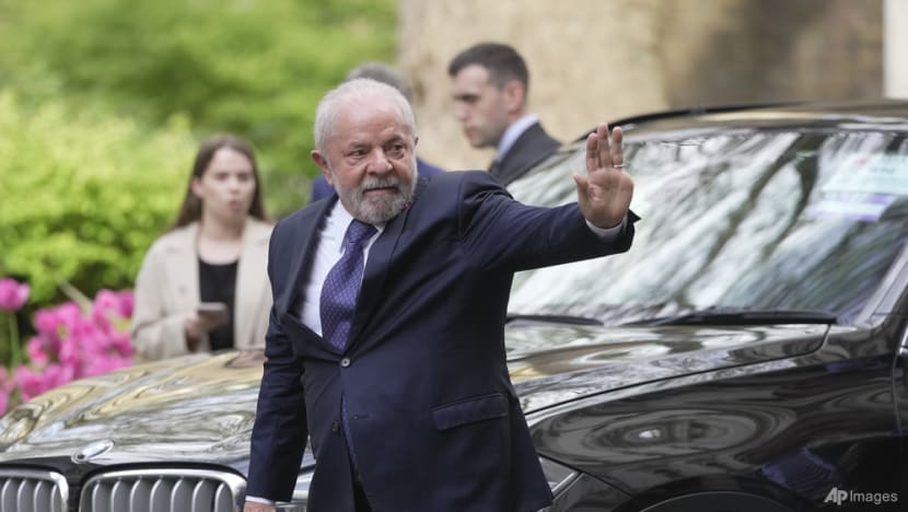 In London, Brazil's Lula calls for efforts to free Assange In London, Brazil's Lula calls for efforts to free Assange