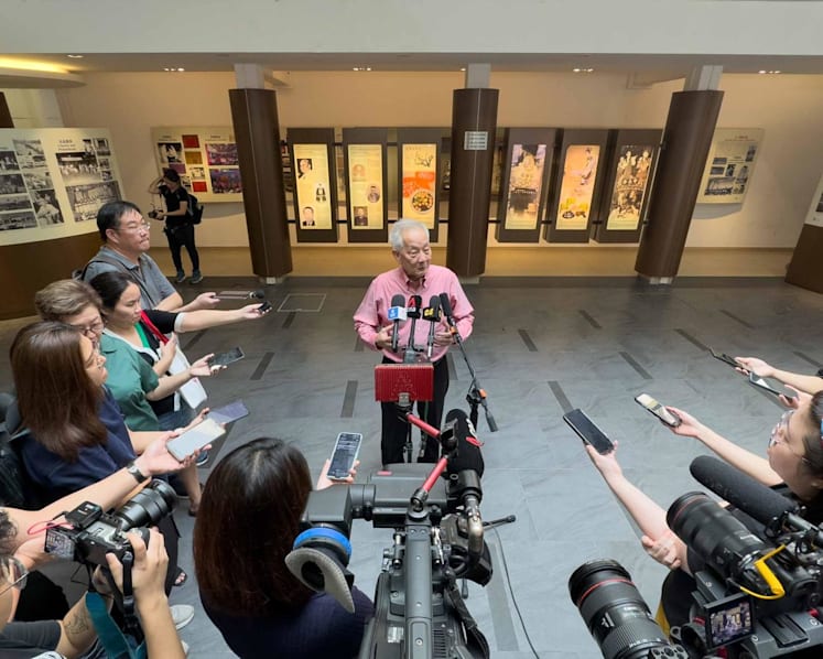 Youths who aspire to become leaders should learn public speaking skills: Ng Kok Song