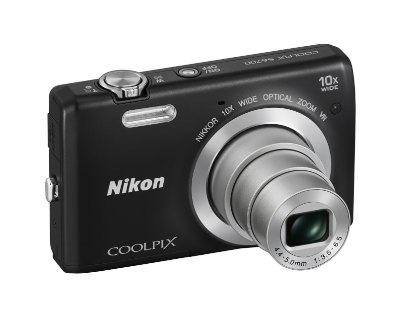 Nikon announces new DSLR with retractable kit lens