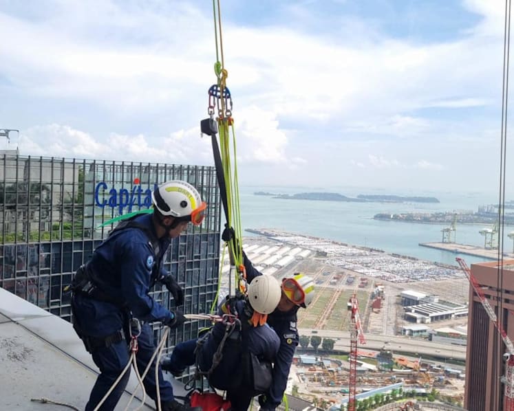 SCDF officers rescue two workers stranded on 40th floor of Capital Tower