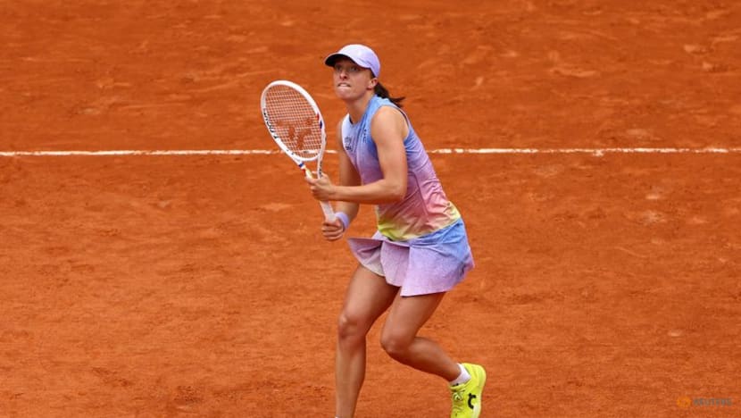 Four-time champ Swiatek launches French Open bid with record in sight Four-time champ Swiatek launches French Open bid with record in sight