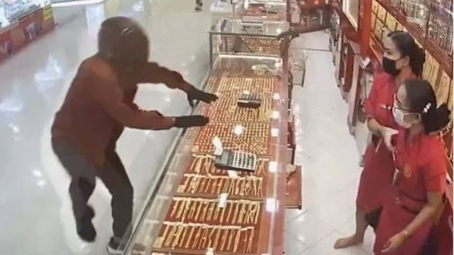 失业保安变歹徒！涉持假枪劫泰国金店 未套现就落网 