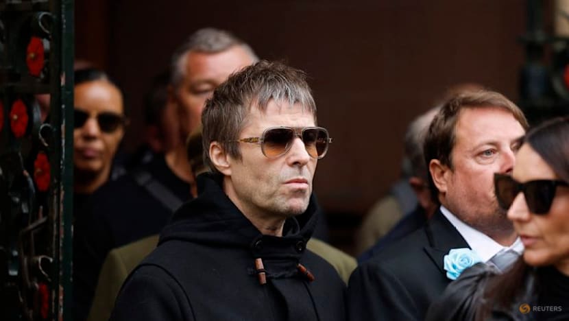 Ricky Hatton's funeral draws thousands in Manchester tribute