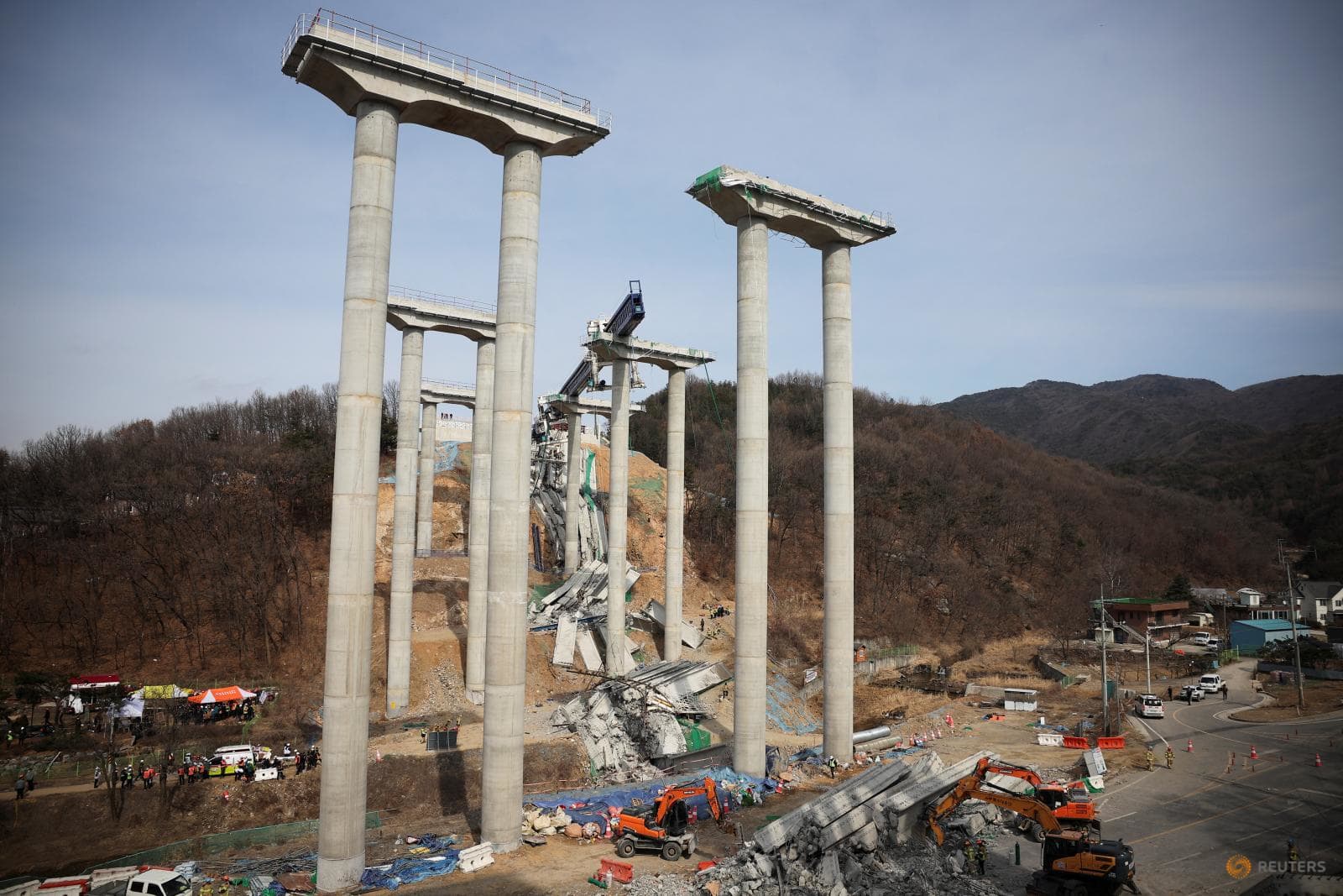 2025-02-25t041008z_1472771972_rc2f1danjf1o_rtrmadp_3_southkorea-accident.jpg