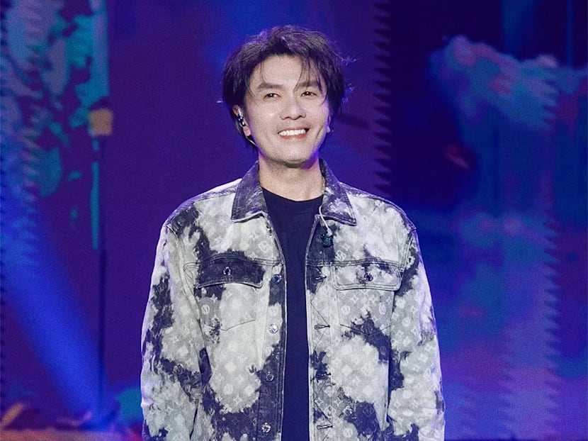 Singaporean singer A-Do stuns with youthful appearance after hiatus due to health issues