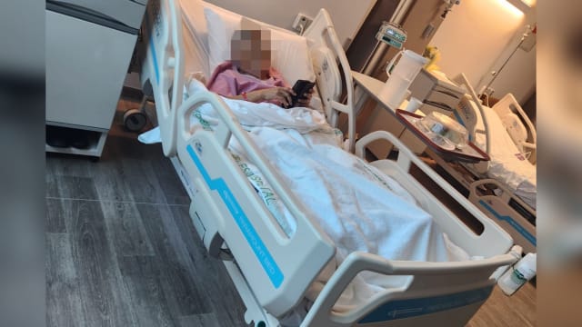 大叔被指拳打六旬老妇  受害者儿子寻人还原真相