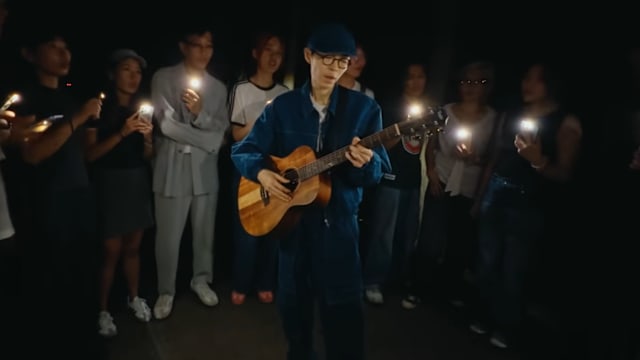 方大同离世1周年！突现身MV最后25秒弹唱