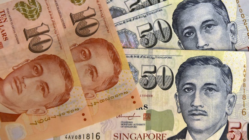 Dolar S'pura cecah paras tertinggi berbanding ringgit M'sia Dolar S'pura cecah paras tertinggi berbanding ringgit M'sia