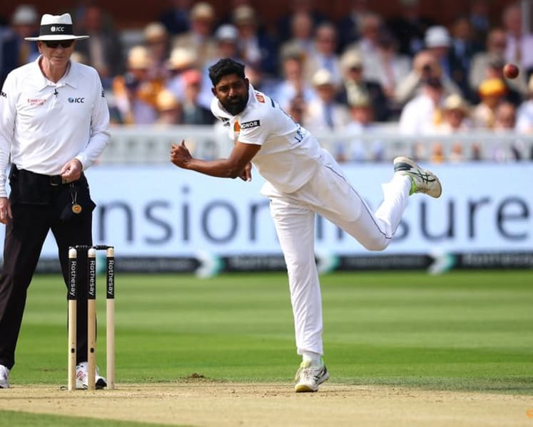 Sri Lanka fight back through spinners, India 460-9