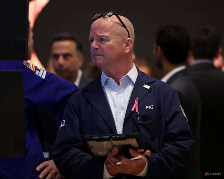 Trading Day: $100 oil bites