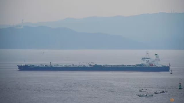 伊朗海军在阿曼湾扣押一艘美国油槽船