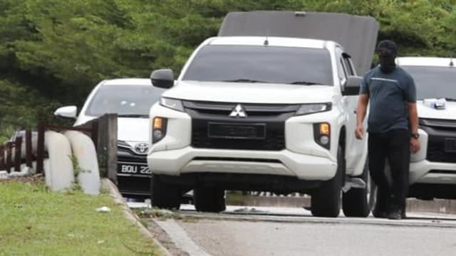 马国偷车团伙18天偷17辆车 持枪匪与警驳火被击毙