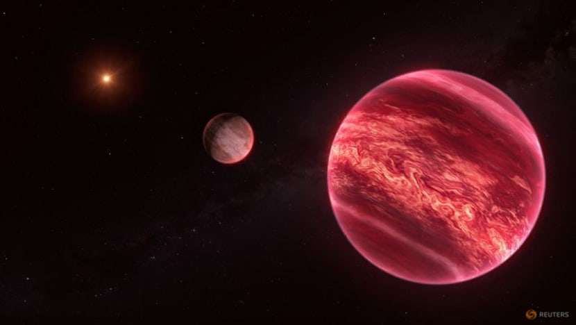 Strange Milky Way planetary system leaves scientists puzzled