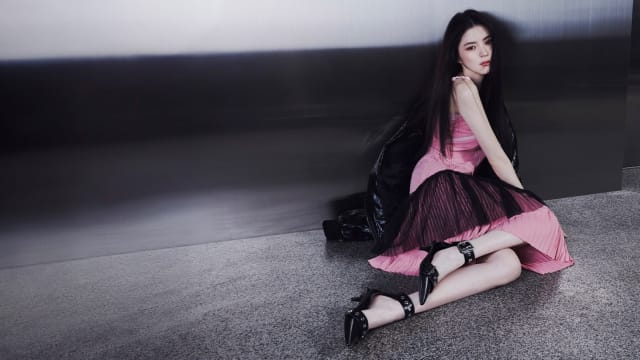 韩韶禧全新CHARLES & KEITH形象照超辣！快趁断货前入手女神同款