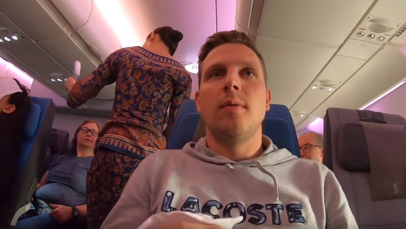 Airline vlogger faces backlash, including a death threat, for his negative review of Singapore Airlines