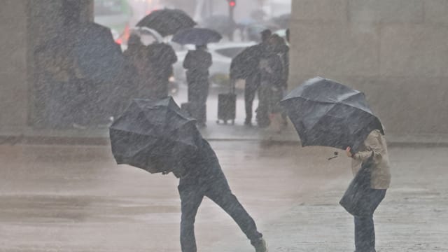 首尔仁川遭暴雨强风侵袭 40趟航班取消