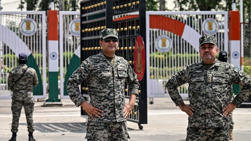 "5 பாகிஸ்தான் போர் விமானங்கள் வீழ்த்தப்பட்டன" - இந்தியா