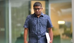 "பிள்ளைகள் சத்தம்" - சர்ச்சையால் HDB பொது நடைபாதையில் பன்றி இறைச்சியைத் தடவிய ஆடவருக்குச் சிறை