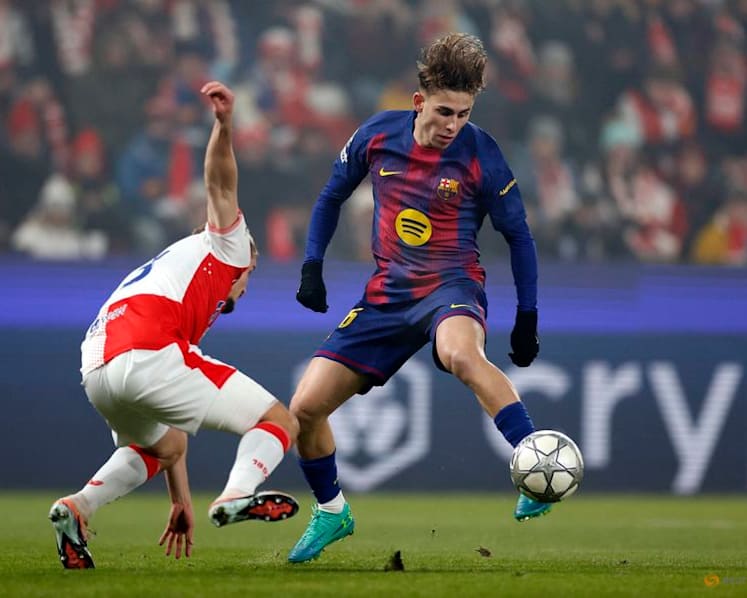 Lopez double fires Barcelona to 4-2 comeback win at Slavia Prague