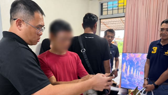 马国私召车司机提醒系安全带 遭三醉酒男子勒颈殴打