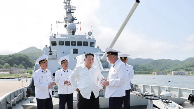 金正恩视察战略巡航导弹试射行动