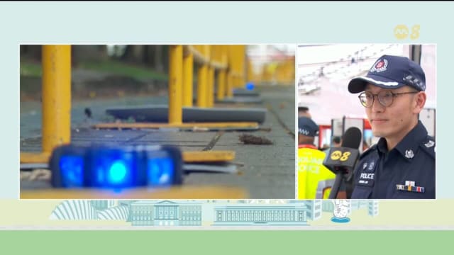 为了确保庆典顺利举行 警方出动逾2000名警员维持秩序