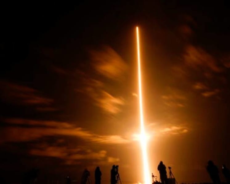 SpaceX rocketship launches 4 astronauts on NASA mission to space station