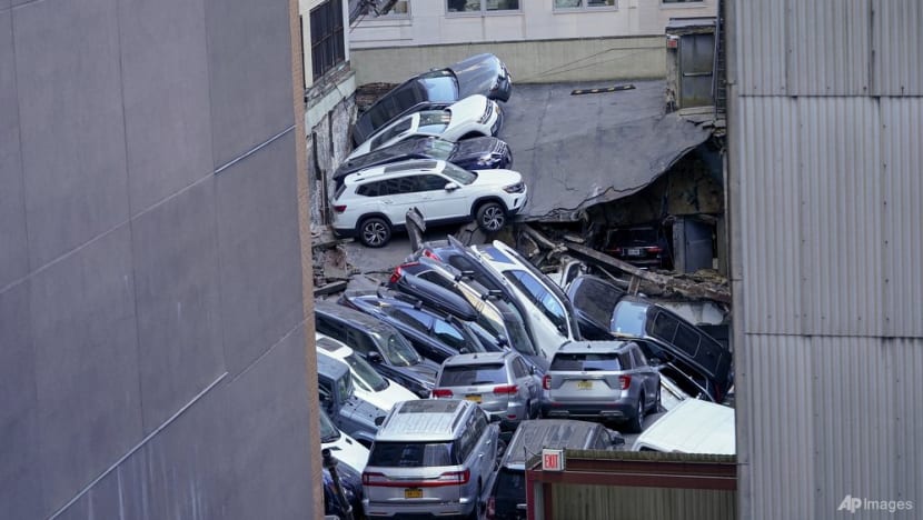 Parking garage partially collapses in NYC, killing 1