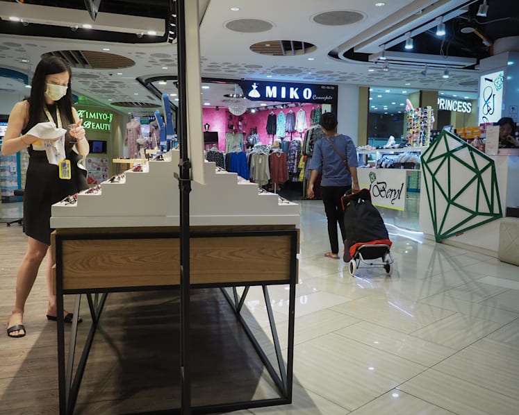 Only about 21% of 3,600 retail jobs and training opportunities taken up: MOM